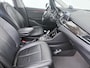 BMW 2-Serie Gran Tourer 220i 7p. Business Edition Plus LEDER / Navigatie / Camera / Parkeersensoren / Stoelverwarming / Carplay / 18'' LMV