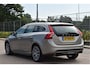 Volvo V60 2.0 T4 Summum 191 pk Luxury Line Winter | Vol | NL-Auto | Trekhaak | Open dak | Standkachel | Elekt.stoelen | Camera | LED/Xenon | 4-Seasons