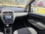 Fiat Punto Grande 1.4-16V Dynamic 5-Deurs 6-Bak 96 PK. Goed rijdende inruilauto met nieuwe APK !!!