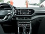 Volkswagen T-Cross 1.0 TSI Style | Stoelverwarming | Camera | LED Koplampen | Adaptieve Cruise Control | Apple Carplay | Android Auto | DAB+ Radio | Metallic Lak | 17'' Lichtmetalen Velgen | Privacy Glas |