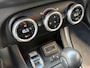 Alfa Romeo Giulietta 1.4 Turbo MultiAir Business Super / Automaat / NL-Auto / Vol-Leder / Stuurwiel-Flippers / Cruise-Control / Climate-Control / DAB Radio-Bluetooth / Navi / PDC / 18'' LMV / All-Season / ENZ.