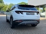Hyundai Tucson 1.6 T-GDI PHEV 265 Pk Comfort 4WD | Bicolor | Navigatie | Camera | Clima | Cruise | Keyless | 19".