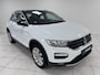 Volkswagen T-Roc 1.0 TSI Style Business TREKHAAK | NAVIGATIE | PARKEERSENSOREN VOOR-EN ACHTER