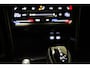 Volkswagen T-Roc 1.5 TSI R-Line Edition | IQ LIGHT | STUURVERWARMING | DRAADLOZE LADER | CAMERA | 18"