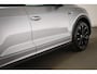 Volkswagen T-Roc 1.5 TSI R-Line Edition | IQ LIGHT | STUURVERWARMING | DRAADLOZE LADER | CAMERA | 18"
