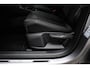 Volkswagen T-Roc 1.5 TSI R-Line Edition | IQ LIGHT | STUURVERWARMING | DRAADLOZE LADER | CAMERA | 18"