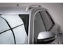 Volkswagen T-Roc 1.5 TSI R-Line Edition | IQ LIGHT | STUURVERWARMING | DRAADLOZE LADER | CAMERA | 18"