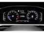 Volkswagen T-Roc 1.5 TSI R-Line Edition | IQ LIGHT | STUURVERWARMING | DRAADLOZE LADER | CAMERA | 18"
