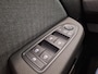 Renault Clio 1.0 TCe 90 Techno | Navigatie 9,3" | Climate Control | Cruise Control | Draadloze telefoonlader | Lichtmetalen velgen 17" | Parkeersensoren achter en achteruitrijcamera