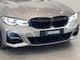 BMW 3-Serie 320e Business Edition Plus | M Sport | LED | Parkeersensoren voor, achter en achteruitrijcamera | Apple Carplay/Android Auto
