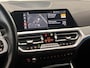 BMW 3-Serie 320e Business Edition Plus | M Sport | LED | Parkeersensoren voor, achter en achteruitrijcamera | Apple Carplay/Android Auto