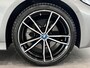 BMW 3-Serie 320e Business Edition Plus | M Sport | LED | Parkeersensoren voor, achter en achteruitrijcamera | Apple Carplay/Android Auto