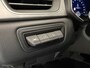 Renault Captur 1.3 TCe 130 Intens | 130 Pk! | Trekhaak | Navigatie | Climate Control | Cruise Control | Lichtmetalen velgen 17" | Apple Carplay/Android Auto | Parkeersensoren voor, achter en achteruitrijcamera
