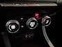 Renault Captur 1.3 TCe 130 Intens | 130 Pk! | Trekhaak | Navigatie | Climate Control | Cruise Control | Lichtmetalen velgen 17" | Apple Carplay/Android Auto | Parkeersensoren voor, achter en achteruitrijcamera