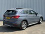 BMW X1 xDrive25e High Executive X-Line | Leder | Panoramadak | Head-Up Display | Stoel- en stuurverwarming