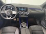Mercedes-Benz GLA 200 Business Solution AMG | Trekhaak | Panoramadak | Achteruitrijcamera | Stoelverwarming |