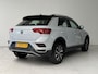 Volkswagen T-Roc 1.0 TSI Style | Stoelverwarming | Parkeersensoren V+A | Climate Control | DAB+ |