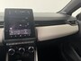 Renault Clio 1.6 E-Tech Hybrid 140 Initiale Paris | Leder | BOSE-Audiosysteem | Stoelverwarming | Navigatie | Achteruitrijcamera |