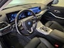 BMW 3-Serie Touring 330e xDrive | Panoramadak | Trekhaak | Elektrische Achterklep | 96% SOH