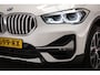 BMW X1 sDrive20i VDL Nedcar Edition | AUDIO MEDIA / PARKING PACK | HEAD UP | VERWARMDE SPORTSTOELEN | DAB | APPLE | DRAADLOZE LADER | CAMERA