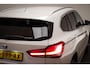 BMW X1 sDrive20i VDL Nedcar Edition | AUDIO MEDIA / PARKING PACK | HEAD UP | VERWARMDE SPORTSTOELEN | DAB | APPLE | DRAADLOZE LADER | CAMERA