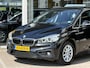 BMW 2-Serie Active Tourer 216i Centennial Executive , NL-Auto, Navigatie, Climate Control, Cruise Control, Parkeersensoren, Lichtmetalen velgen, Regen - licht sensor