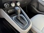 Renault Clio 1.6 E-Tech Hybrid 140 Initiale Paris | NAP | Stoel & stuur verwarming | Leer | Navigatie | Achteruitrijcamera | Lichtmetaal | Climate Control | LED | DAB |
