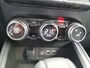 Renault Clio 1.6 E-Tech Full Hybrid 145 techno | Groot Navigatie | Camera | 17 Inch | Half Leder