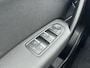 Renault Captur 1.6 E-Tech Plug-in Hybrid 160 Intens (Hoge Zit) | Navigatie | Parkeerhulp | Half Leder