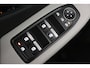 Renault Megane E-Tech comfort range iconic 60 kWh | Harman Kardon | Warmtepomp | SoH 98,6% | Adaptieve cruise | 360° Camera | 22 KW Lader |