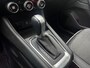 Renault Captur 1.3 TCe 130 Intens | Panoramadak | Stoelverwarming | Trekhaak | All-Season banden |
