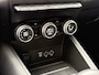 Renault Captur 1.6 E-Tech Plug-in Hybrid 160 Intens | Panoramadak | 360 graden camera | Stoelverwarming | Park assist | Navigatie |