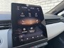 Renault Clio 1.6 E-Tech Hybrid 140 Initiale Paris | Afneembare Trekhaak | Apple CarPlay + Android Auto | Achteruitrijcamera | Stoel + Stuurverwarming |