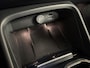 Volvo XC40 1.5 T5 Plug-in Hybrid Ultimate Dark | Trekhaak | Stoelverwarming | Navigatie | Harman / Kardon |