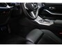 BMW 3-Serie 318i M-Sport | TRAVEL- PACK | KANTELDAK | STOELVERWARMING | DAB | APPLE | 19"