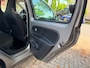 Volkswagen Up! 1.0 high up! R-Line 5 deurs, camera, clima, cruise controle, elec pakket, stoel verwarming, 1e eigenaar