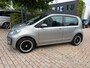 Volkswagen Up! 1.0 high up! R-Line 5 deurs, camera, clima, cruise controle, elec pakket, stoel verwarming, 1e eigenaar