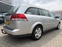 Opel Vectra Wagon 1.8-16V Business, AUTOMAAT, airco, cruiseontrol, trekhaak, isofix, goed onderhouden !