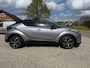 Toyota C-HR / C-HR+ 1.8 Hybrid Bi-Tone Plus JBL | Camera | Leder | Stoel & Stuur VW | A.S. Banden | PDC | Navigatie