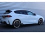 BMW 1-Serie 1-Serie M135 xDRIVE 300PK AUTOMAAT / NAVI / LEDER / CLIMA / LED / PDC / HUD / 19" LMV / CAMERA / KEYLESS / PARELMOER / UNIEK / ORG. NL !!