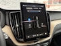 Volvo XC60 2.0 T6 Plug-in Hybrid AWD Plus Dark | PHEV | Facelift | 360 Graden Camera | Head-up Display | Panoramadak | Trekhaak | Keyless Entry | Elektrische Achterklep | Stoelverwarming voor en achter | Navigatie Google Maps | Apple Carplay | Android Auto