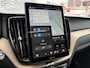 Volvo XC60 2.0 T6 Plug-in Hybrid AWD Plus Dark | PHEV | Facelift | 360 Graden Camera | Head-up Display | Panoramadak | Trekhaak | Keyless Entry | Elektrische Achterklep | Stoelverwarming voor en achter | Navigatie Google Maps | Apple Carplay | Android Auto