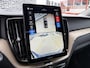 Volvo XC60 2.0 T6 Plug-in Hybrid AWD Plus Dark | PHEV | Facelift | 360 Graden Camera | Head-up Display | Panoramadak | Trekhaak | Keyless Entry | Elektrische Achterklep | Stoelverwarming voor en achter | Navigatie Google Maps | Apple Carplay | Android Auto