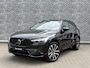 Volvo XC60 2.0 T6 Plug-in Hybrid AWD Plus Dark | PHEV | Facelift | 360 Graden Camera | Head-up Display | Panoramadak | Trekhaak | Keyless Entry | Elektrische Achterklep | Stoelverwarming voor en achter | Navigatie Google Maps | Apple Carplay | Android Auto