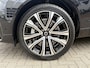 Volvo XC60 2.0 T6 Plug-in Hybrid AWD Plus Dark | PHEV | Facelift | 360 Graden Camera | Head-up Display | Panoramadak | Trekhaak | Keyless Entry | Elektrische Achterklep | Stoelverwarming voor en achter | Navigatie Google Maps | Apple Carplay | Android Auto