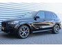 BMW X5 XDRIVE45E 394PK HIGH EXECUTIVE M-SPORT AUTOMAAT / NAVI / LEDER / FULL-LED / CLIMA / 21" LMV / KEYLESS / 360 CAMERA / PANO. DAK / SOFT-CLOSE / LUCHTVERING / ORG. NL. / ADAPT. CRUISECONTROL / WINTERPAKKET / UNIEK / NIEUWSTAAT !!
