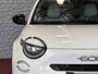 Fiat 600 1.2 Hybrid La Prima • Leder • Massage Stoelen • Elek. Stoel • Camera • CarPlay • Adapt. Cruise • Stoelverw. • Elek. Klep • 18” LMV ✅ Top Auto Fiat Wijchen , 30 Jaar ervaring in Fiat , Wij leveren de : Icon / La Prima / Pop / Sport . Urban / Benzine / Hybrid . Met Fabrieksgarantie ✅