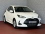 Toyota Yaris 1.5 HYBRID STOEL/STUUR VERW CARPLAY CAMERA LMV ADAP.CRUISE ✅ Top Auto's Wijchen , Al 30 Jaar verkoop van Toyota , Type's Launch / Executive / Dynamic / First Edition / Business / Zowel Phev / Hev / Benzine / met fabrieksgarantie ✅