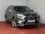Toyota RAV4 2.5 PHEV AWD 306PK | ☑️ Nieuwe auto ☑️ | 0 km 1500KG trekgew. | HUD | Camera | LED | Elek. klep | STUUR/STOELVERW. V+A PHEV PLUG IN