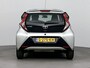 Toyota Aygo 1.0 VVT-i x-play | Navigatie | Apple Carplay - Android Auto | Parkeercamera | Onderweg-naar-dealer